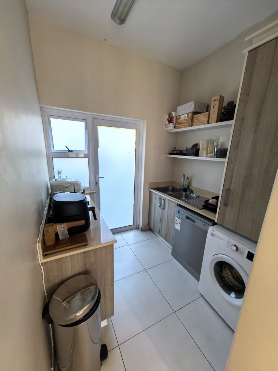 To Let 3 Bedroom Property for Rent in Schonenberg Western Cape